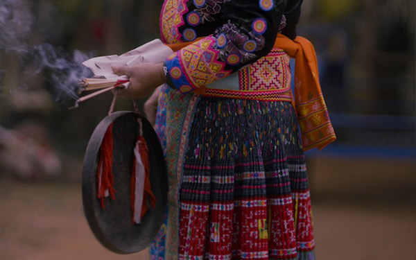 アット・ザ・ドアウェイ